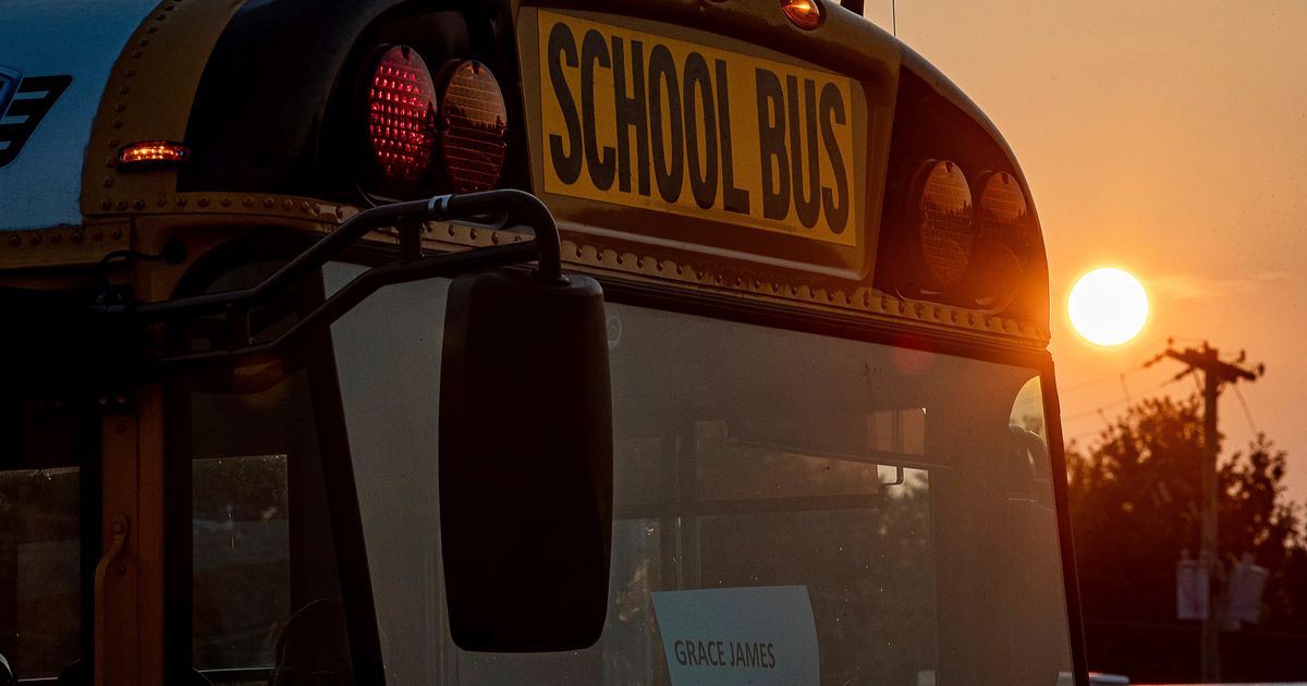 Kentucky school district rushes to fix bus route snarl that canceled classes and outraged parents Photo
