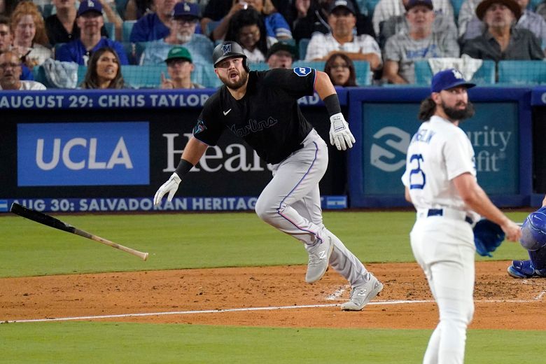 Marlins snap Dodgers' 11-game winning streak