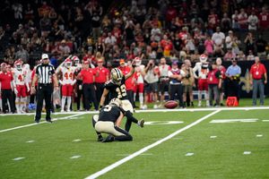 Carr throws TD pass in Saints debut; rookie O'Connell leads Raiders to win  - The San Diego Union-Tribune