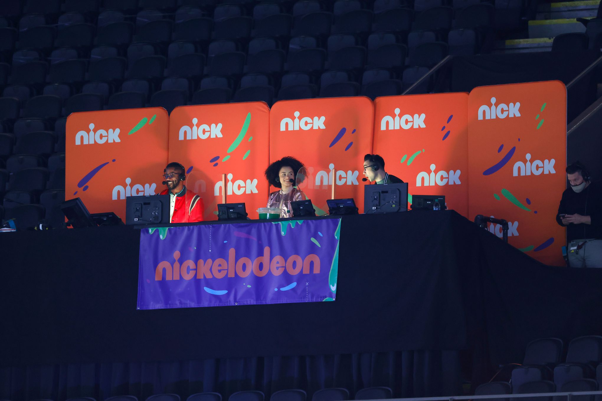 Seattle Seahawks' Super Bowl QB Russell Wilson to Host Nickelodeon's Second  Annual Kids' Choice Sports!