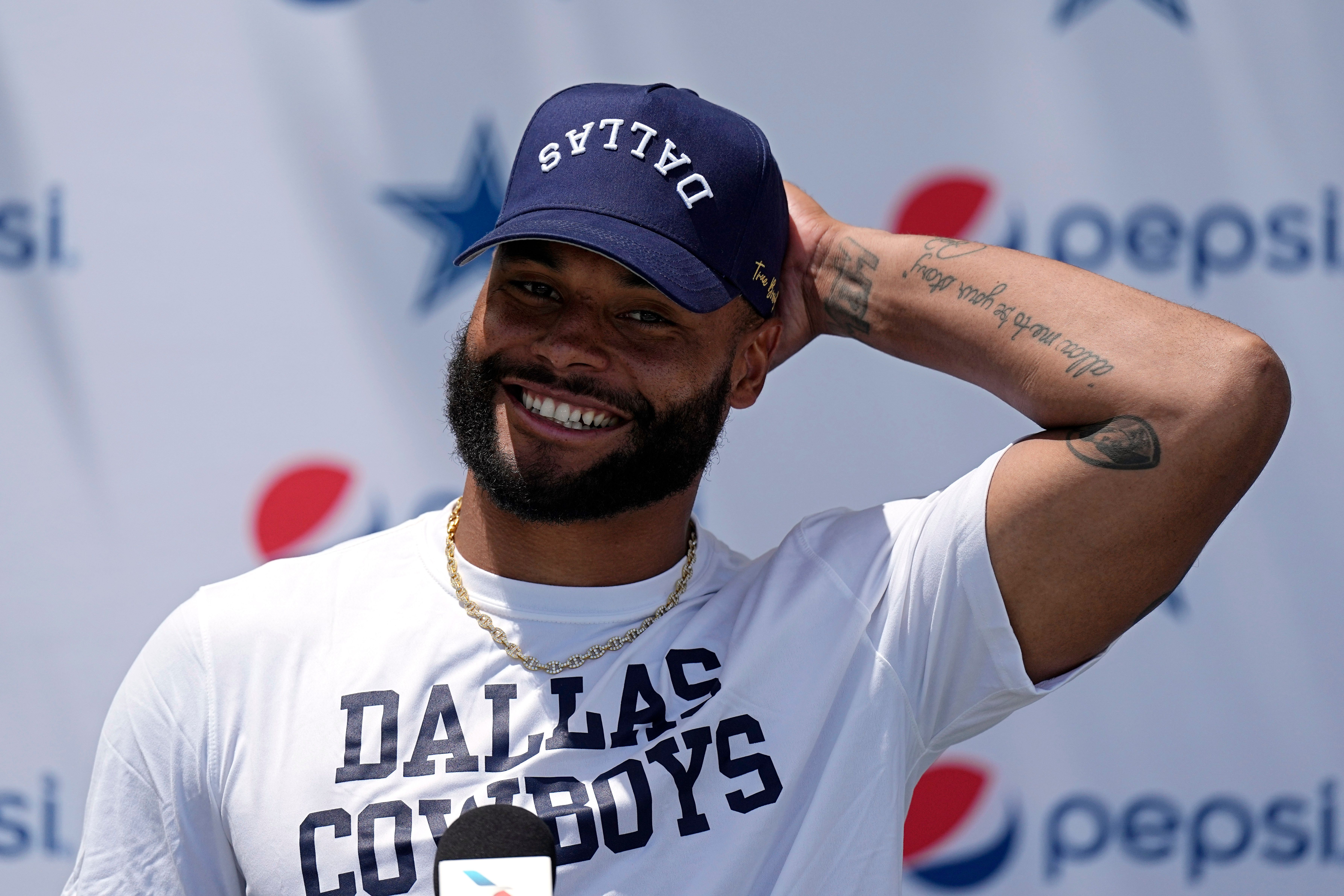 Dak store prescott hat