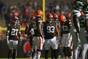 Jets begin Rodgers era with loss to Browns