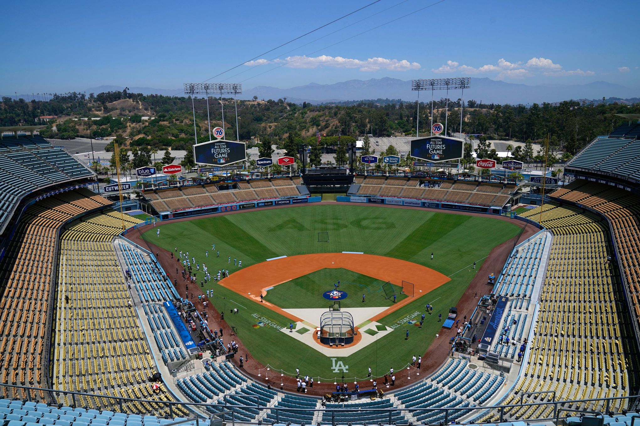 Los Dodgers! Los Angeles Unveils New, Truly Dodger Blue, City