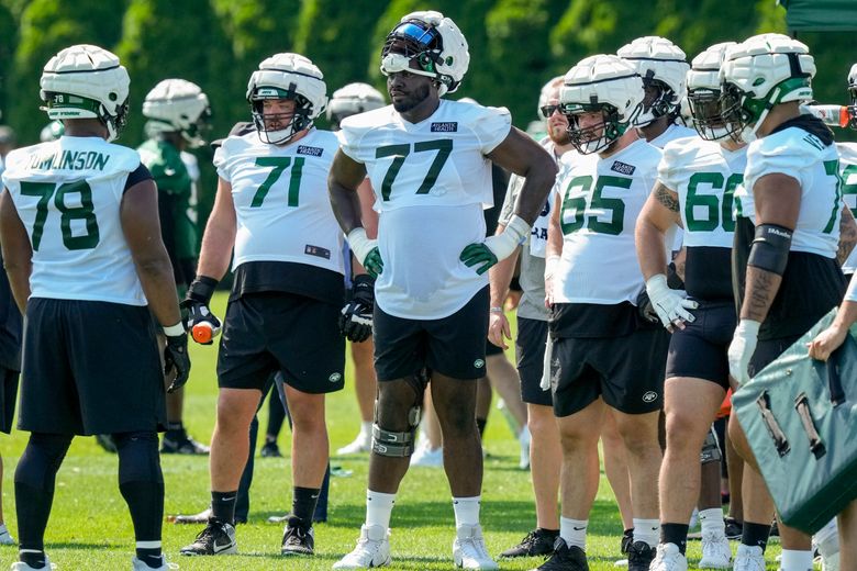 Jets offensive tackle Mekhi Becton is set to play for the first