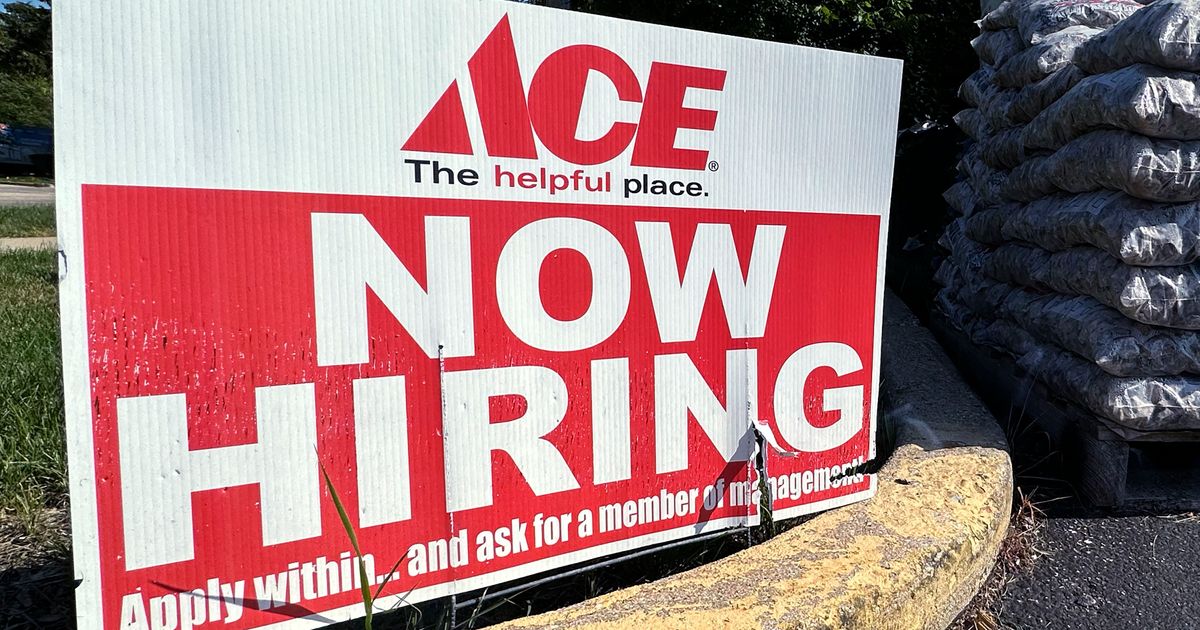 Weekly applications for US jobless aid tick up from 5-month low