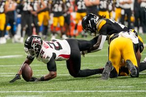 Kenny Pickett and the Steelers' starters cap an impressive preseason in a  win over the Falcons - ABC News