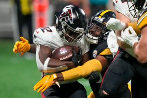 Kenny Pickett and the Steelers' starters cap an impressive preseason in a  win over the Falcons