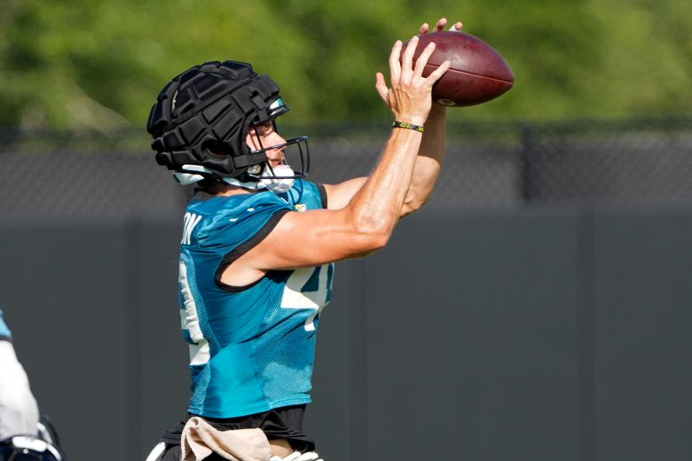 Tim Tebow appears at Jaguars practice sporting new jersey number