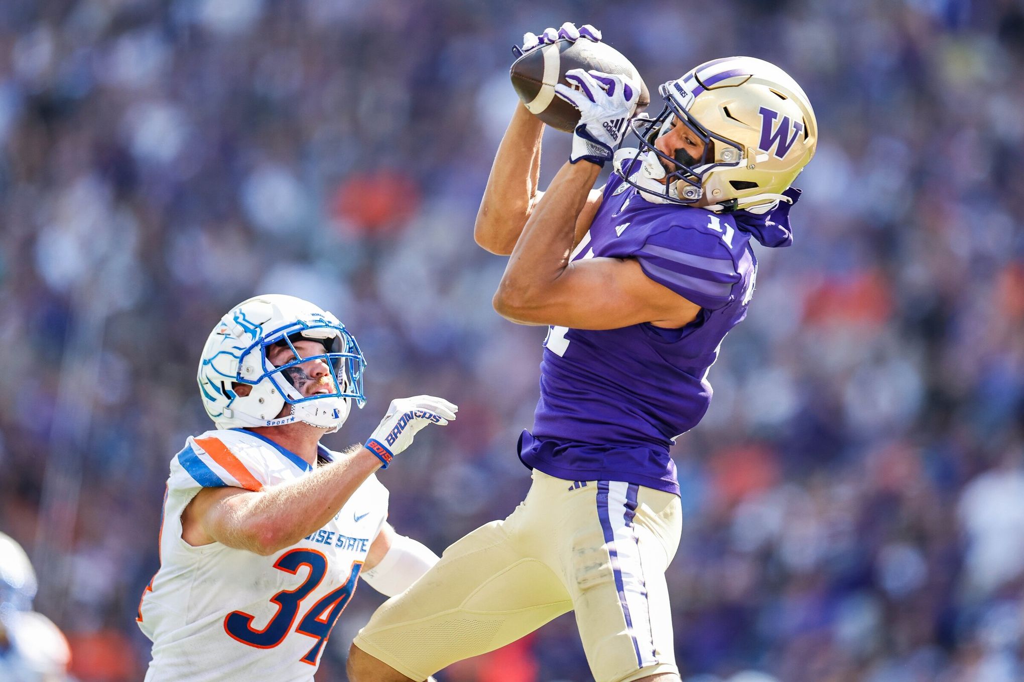 Huskies Use Long Ball to Defeat Texas State in Series Opener