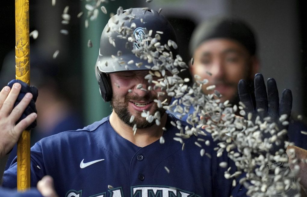 Seattle Mariners on X: 🚨 RT TO WIN 🚨 We're kicking off our #STPrefunk by  giving away a Spring Training replica jersey and cap from the  @MarinersStore! Just hit that RT button