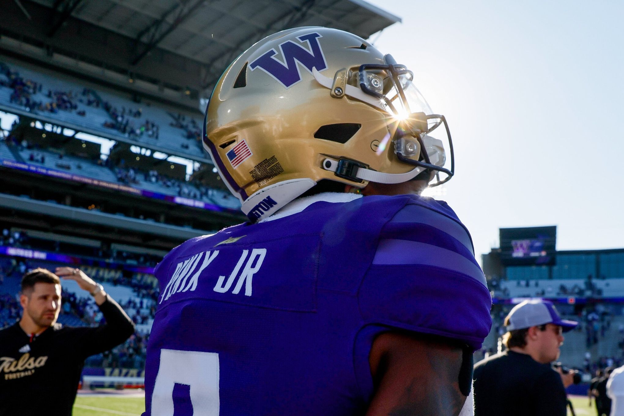 While His UW Career Ended in Bad Way, McDuffie's NFL World Couldn't Be  Better - Sports Illustrated Washington Huskies News, Analysis and More