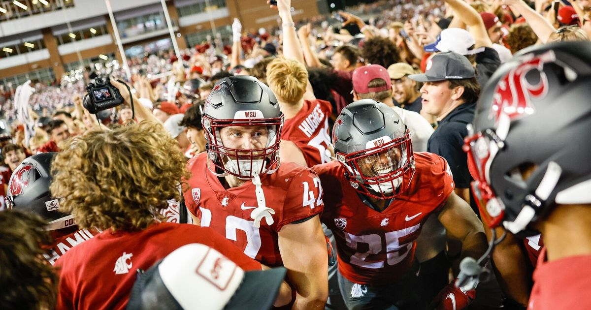 Record 8 Pac-12 teams in AP college football top 25 rankings