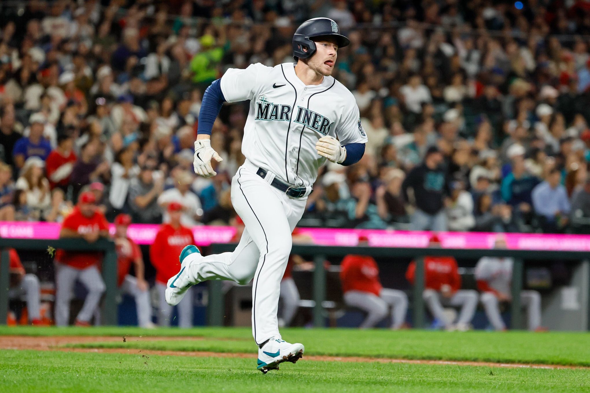Mariners get clutch 2-out hits from Kelenic, Suárez