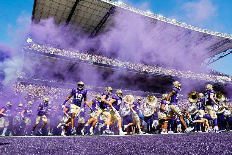 Eats, drinks, tickets, transit: How to be frugal at a UW football