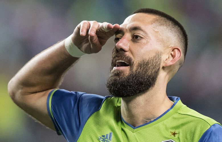 Clint Dempsey salutes the crowd after his second half goal.  The Houston Dynamo played the Seattle Sounders in the second leg of the Western Conference Finals at CenturyLink Field Thursday, November 30, 2017. 204393