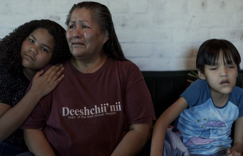 Ruby Foote and daughters Abbygale (left), 10, and Clynda, 15, thought they’d found shelter in a sober-living home in Phoenix. They wound up in what law enforcement authorities describe as a web of fraud – and homeless again. MUST CREDIT: Photo for The Washington Post by Adriana Zehbrauskas