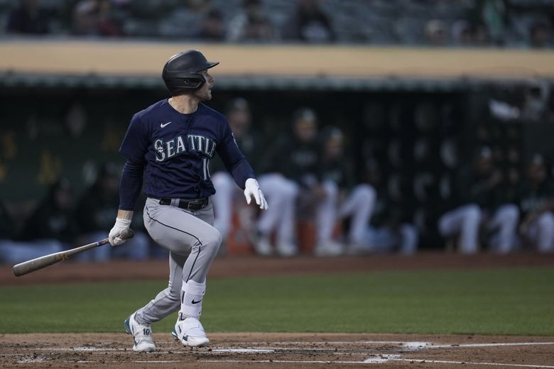 Oakland A's center fielder throws up in outfield mid-game