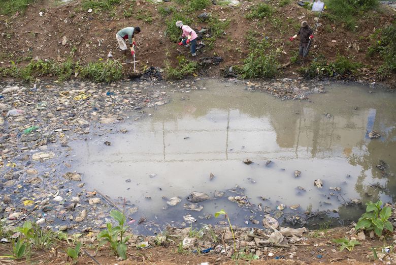 India’s ‘Lake Man’ relies on ancient methods to ease a water 