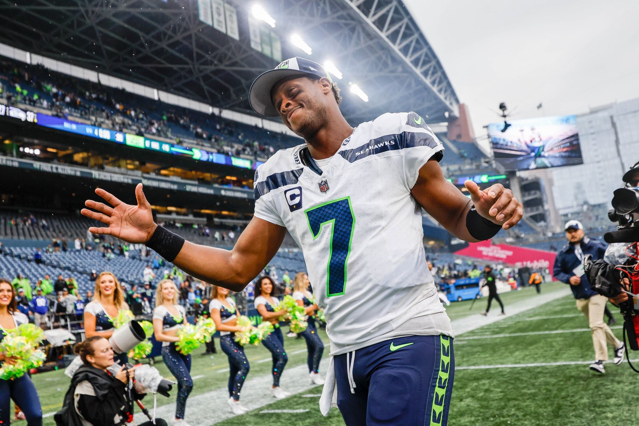 Seattle blows out Denver for first Super Bowl win - West Central Tribune