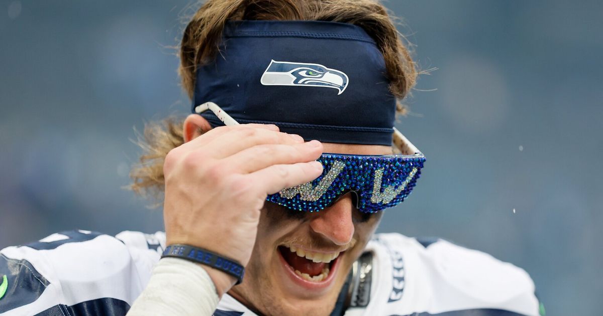 Seattle Seahawks WATCH: Jake Bobo Scores First NFL TD vs. Carolina