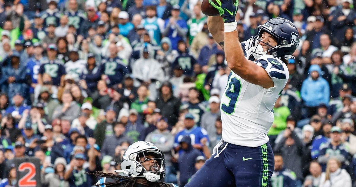 Seahawks pound Panthers, with 2013 champions watching, in throwback  performance - The Athletic