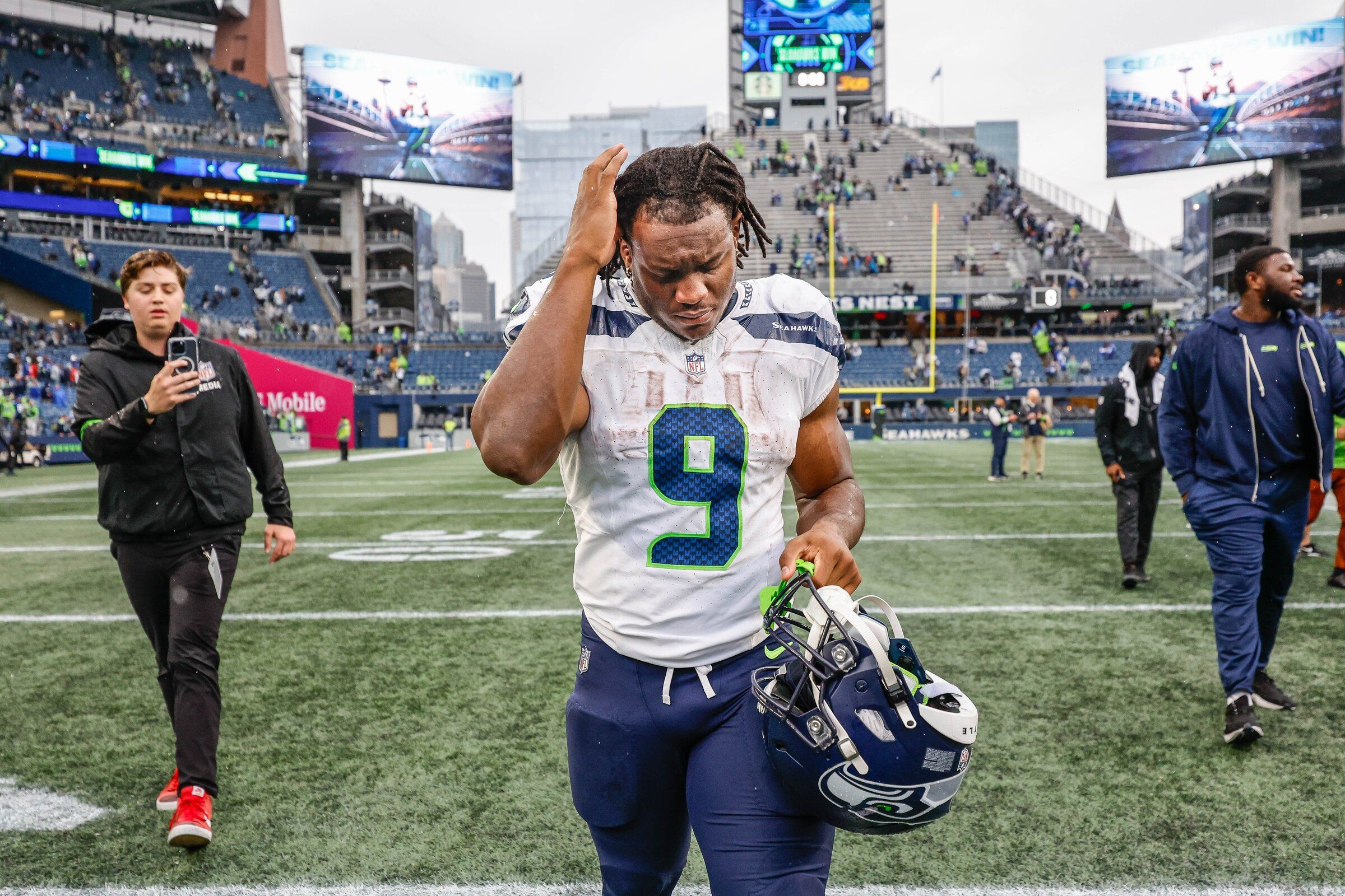 Seahawks' Kenneth Walker III named NFC Offensive Player of the