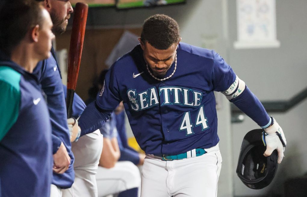 Mariners honor their history by losing to the Astros on a Friday