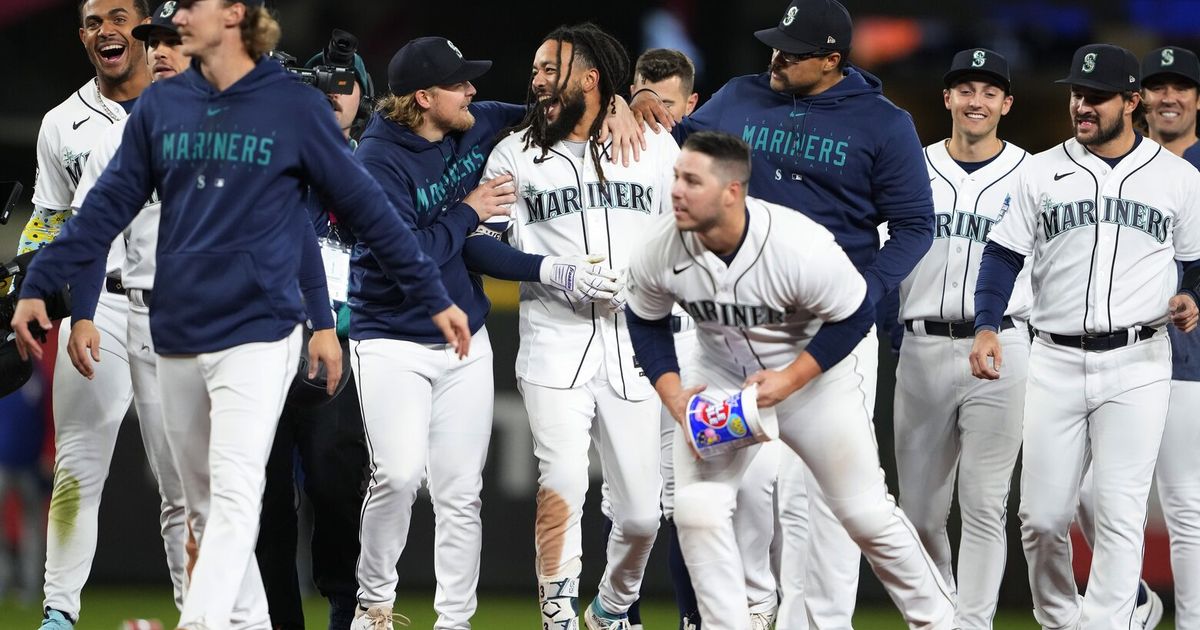 Mariners' latest playoff odds following walkoff win vs. Rangers