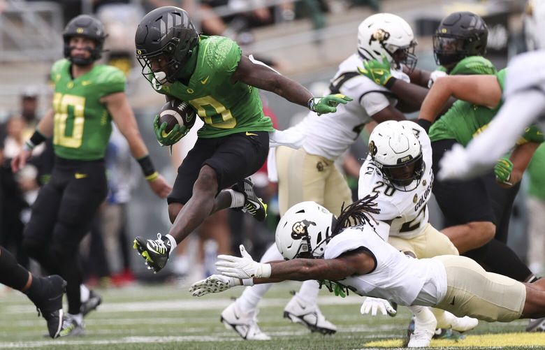 Bo Nix leads Oregon with 81-7 victory over Portland State