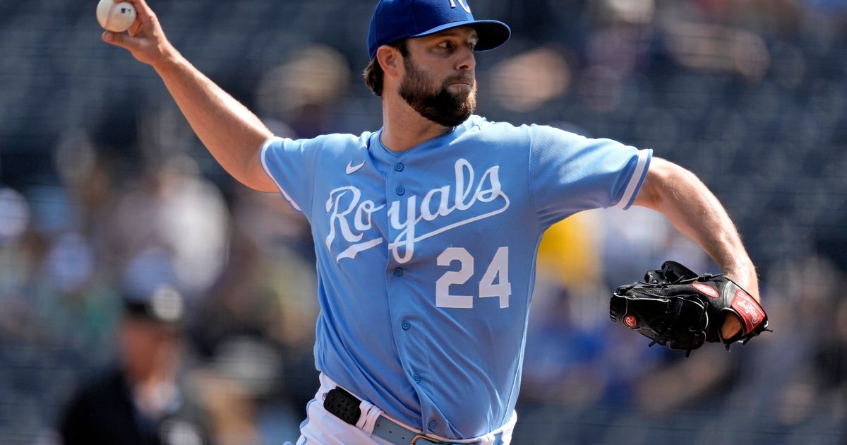 Royals comeback spoiled in extras in 10-8 loss to Seattle - Royals Review