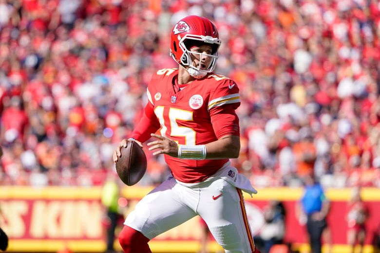 Patrick Mahomes throws 3 TD passes, Taylor Swift celebrates as Chiefs rout  Bears 41-10