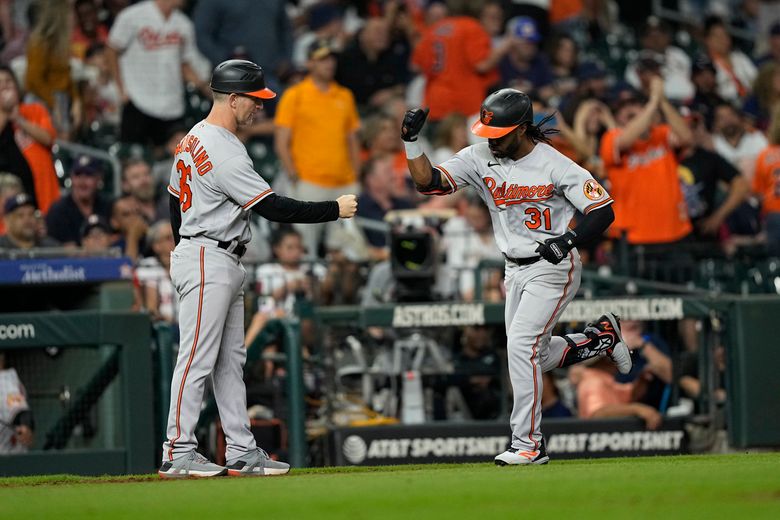 Astros see AL West lead cut to one game after second straight loss