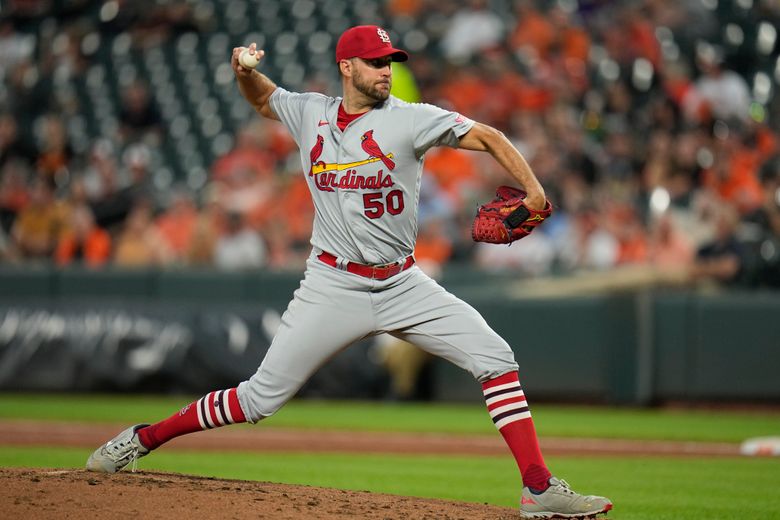 Adam Wainwright signed to another year with the St. Louis Cardinals
