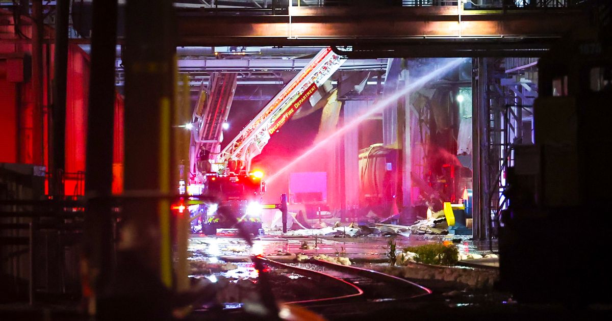 Explosion and fire injures 8 workers at Illinois soybean processing plant The Seattle Times