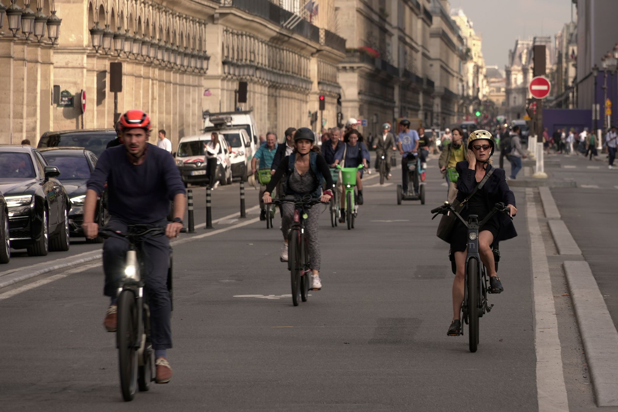 2040px x 1360px - Long a city that embraced cars, Paris is seeing a new kind of road rage:  Bike-lane traffic jams | The Seattle Times
