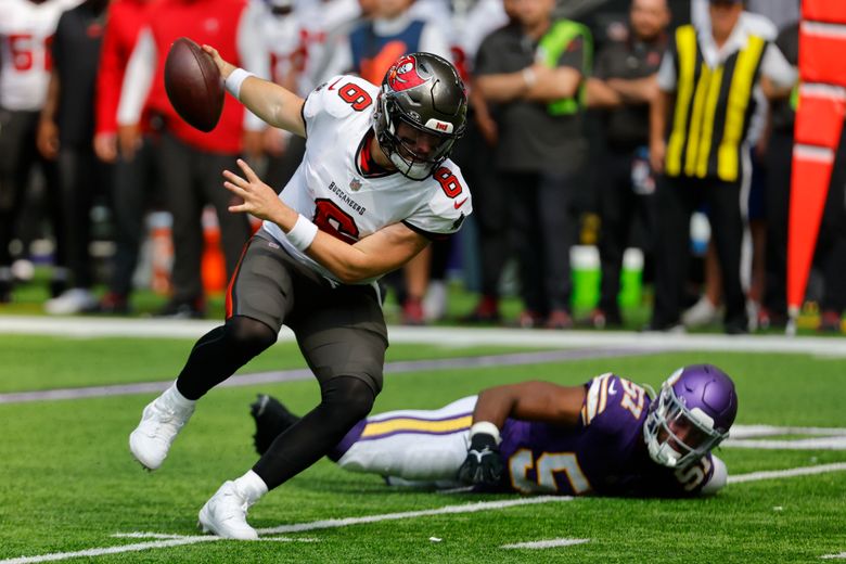 Bucs top Vikings behind Baker Mayfield's 2 touchdowns in first