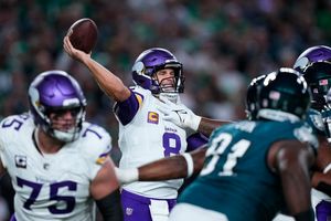 Jalen Hurts runs for 2 TDs, throws for a score; Eagles hold off  fumble-prone Vikings 34-28 - 6abc Philadelphia