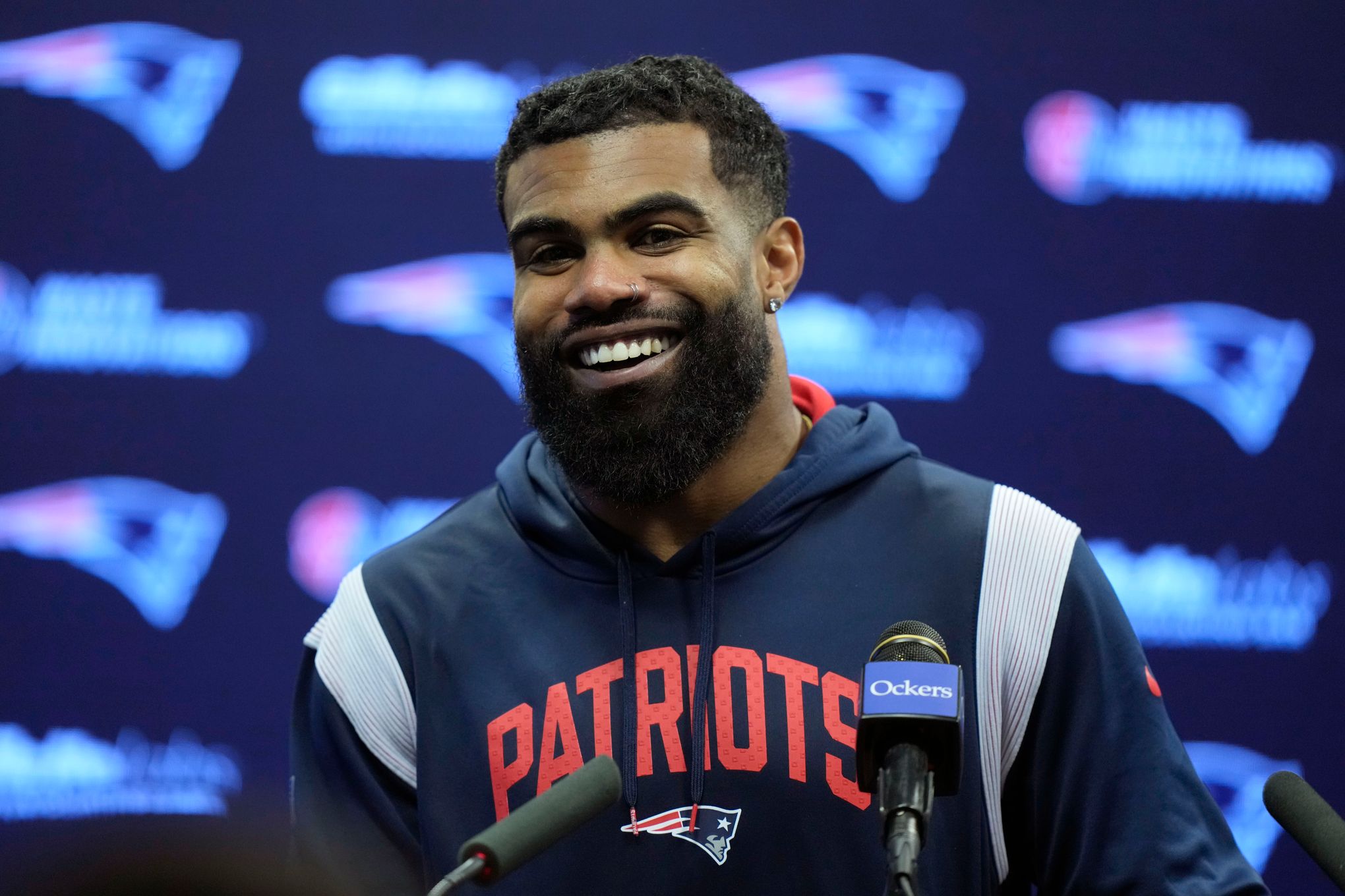 Forever Grateful!' New England Patriots' Ezekiel Elliott Reacts to Touching Dallas  Cowboys Tribute - FanNation Dallas Cowboys News, Analysis and More