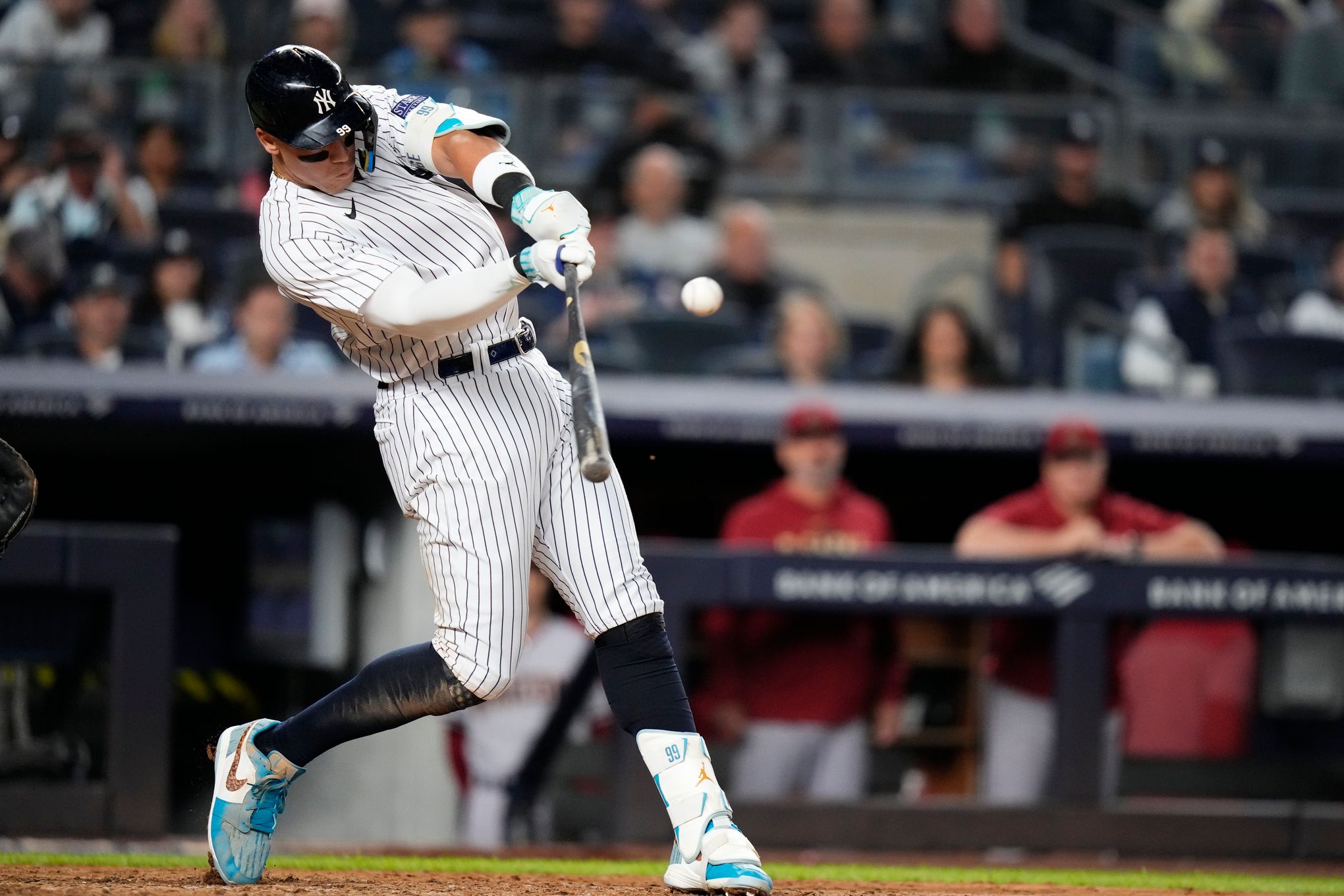Judge hits 3 home runs, becomes first Yankees player to do it twice in one  season