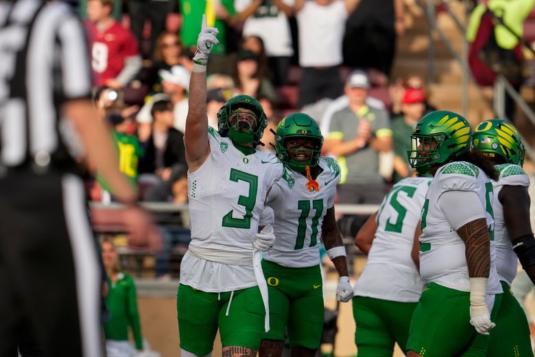 Bo Nix throws 4 TD passes to lead No. 9 Oregon past Stanford 42-6