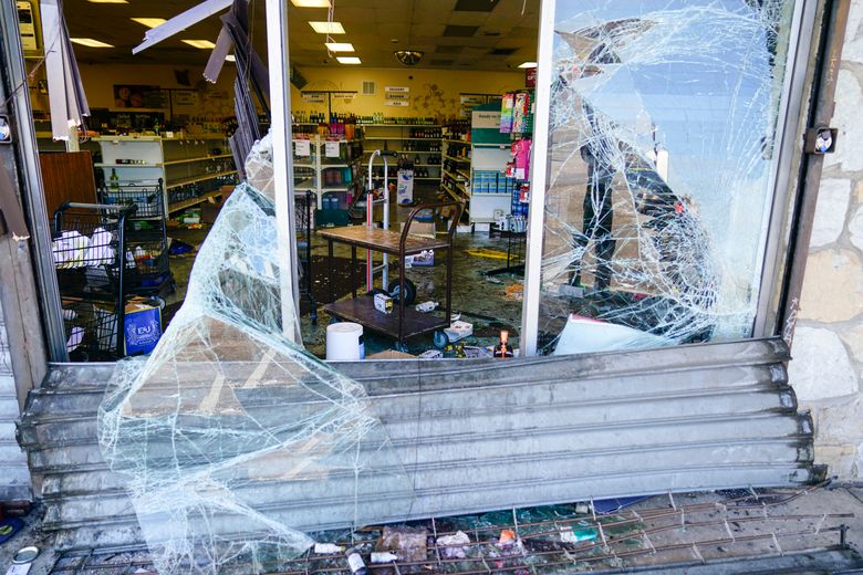 Philadelphia looting: Dozens arrested, including juveniles, after stores ransacked across the city