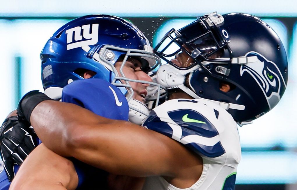 Seahawks defense feasts on Giants in dominant 'Monday Night