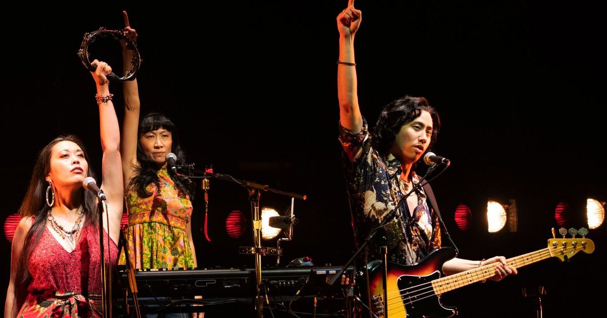 《柬埔寨摇滚乐队》在西雅图ACT剧院上演，尝试平衡难度高