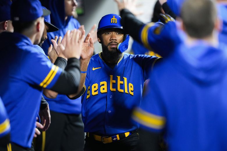 Mariners face tough decision with free-agent slugger Teoscar Hernandez