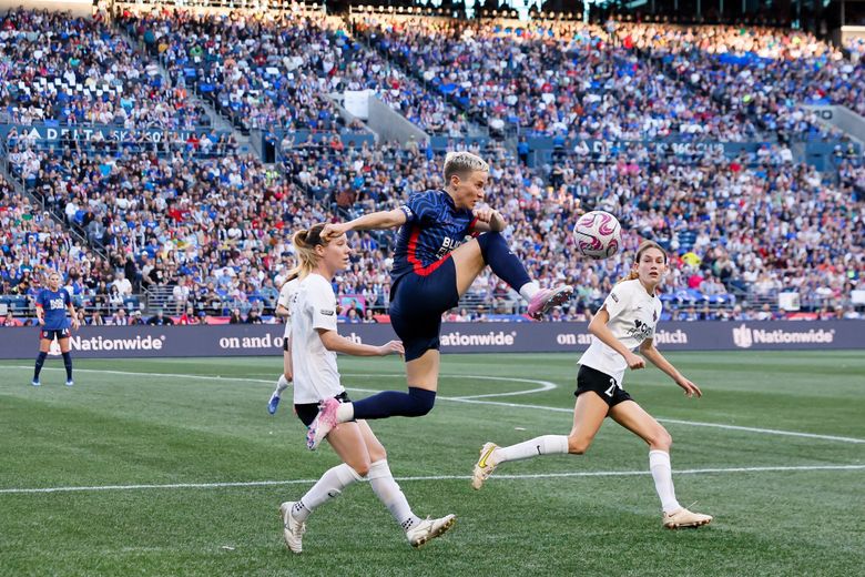 Megan Rapinoe honored by team OL Reign in front of record NWSL