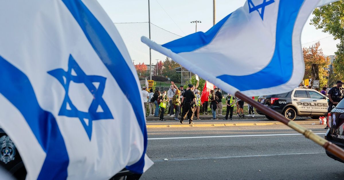 以色列支持者与巴勒斯坦支持者在柯克兰对峙
