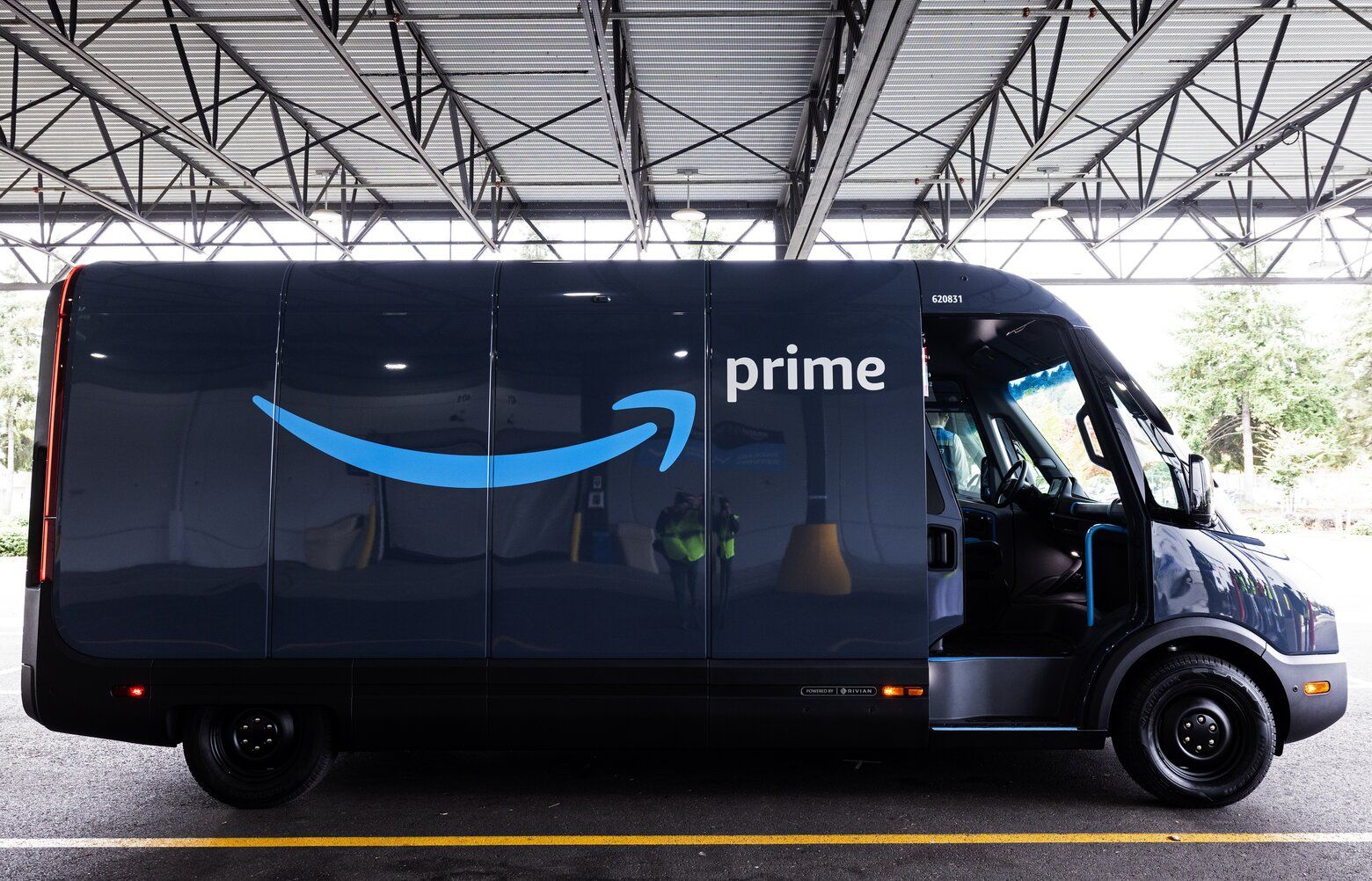 Amazon electric delivery sales vans