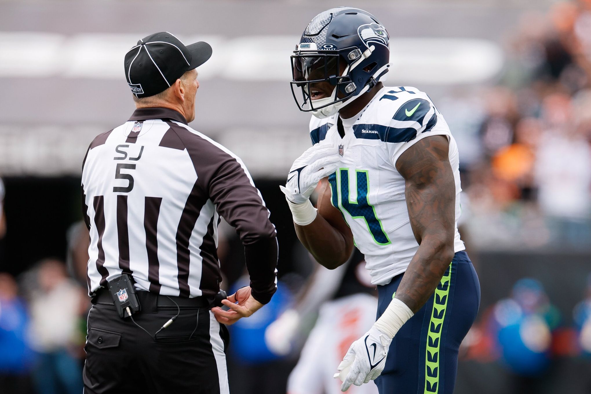 Seahawks WR DK Metcalf loses his cool again, commits another penalty