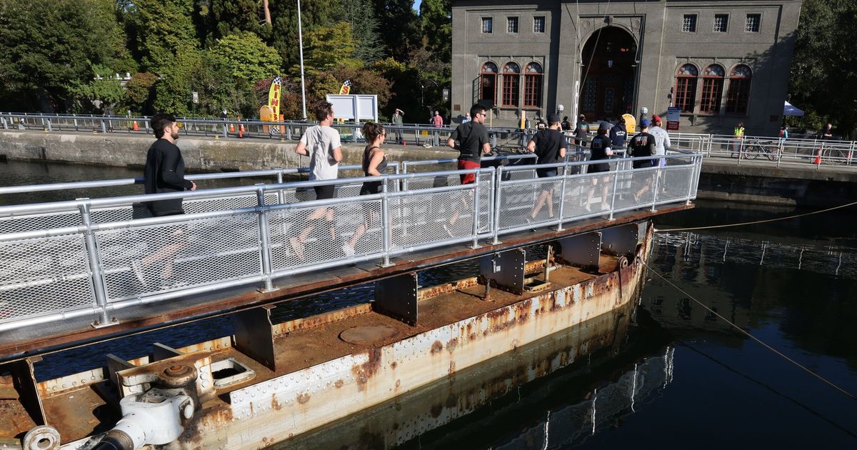 Gate replacement project at Ballard Locks begins; closures