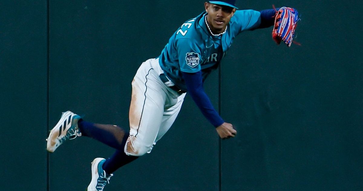Julio Rodríguez the Mariners' Lone Gold Glove Nominee as Cal